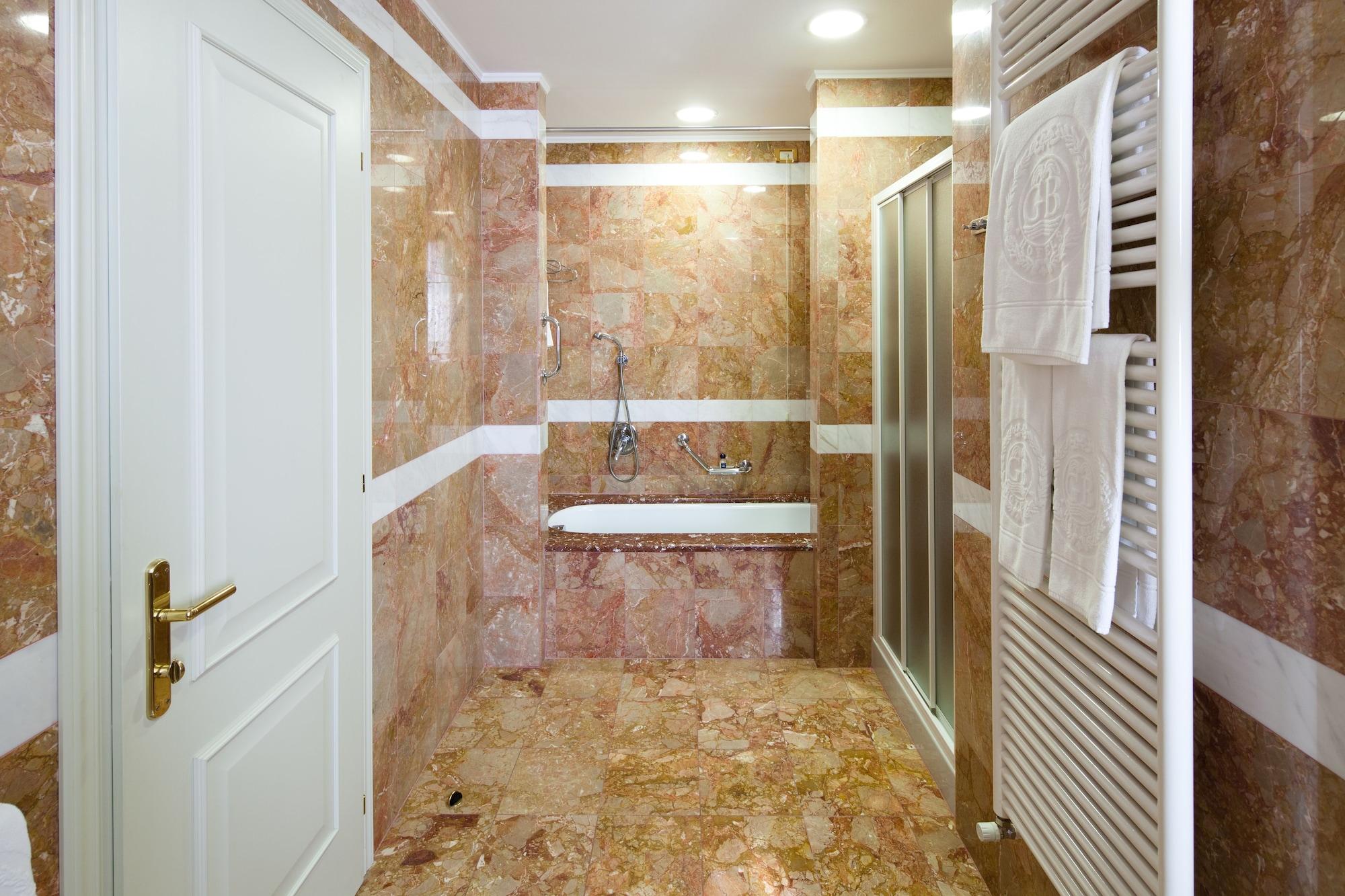 אבנו טרמה Hotel Due Torri מראה חיצוני תמונה